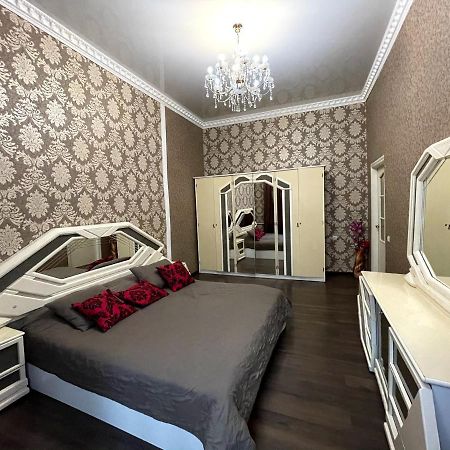 Amazing Heart Of Kiev Apartment Luaran gambar