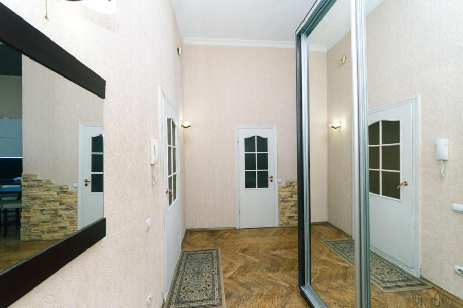 Amazing Heart Of Kiev Apartment Luaran gambar