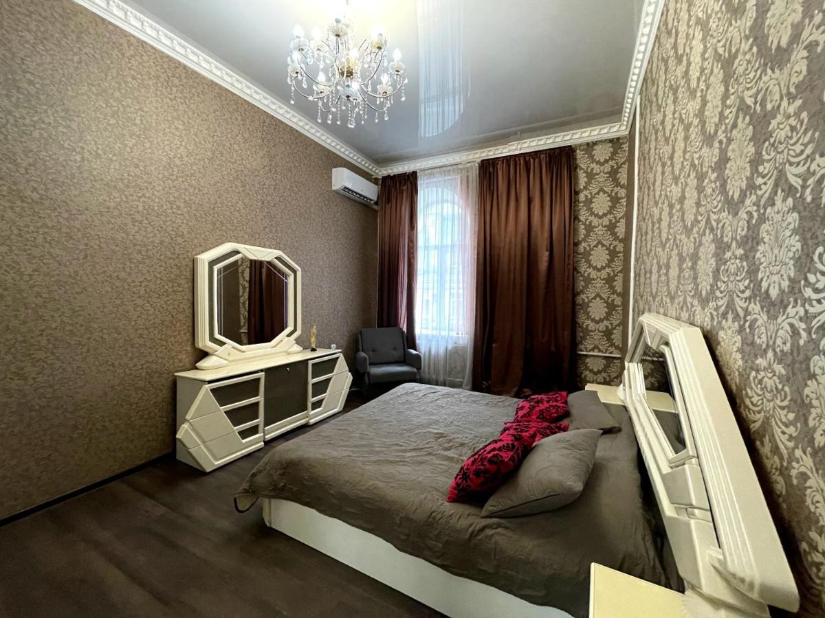 Amazing Heart Of Kiev Apartment Luaran gambar