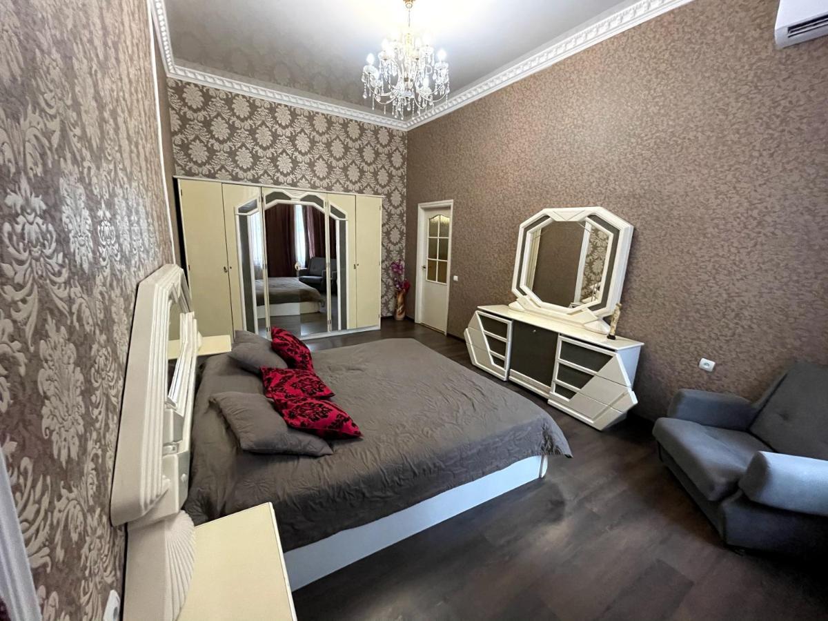 Amazing Heart Of Kiev Apartment Luaran gambar