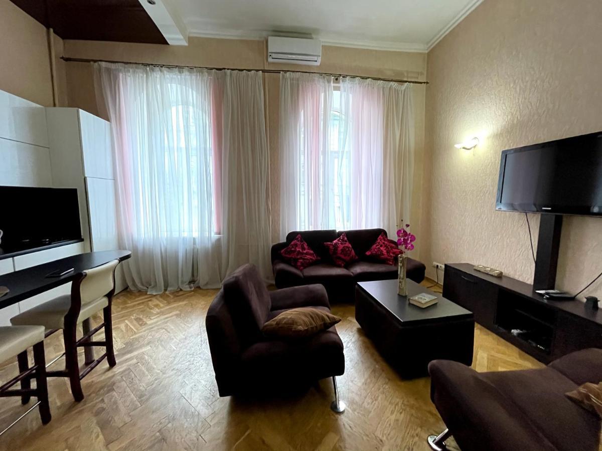 Amazing Heart Of Kiev Apartment Luaran gambar