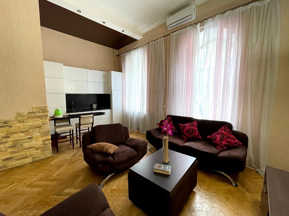 Amazing Heart Of Kiev Apartment Luaran gambar